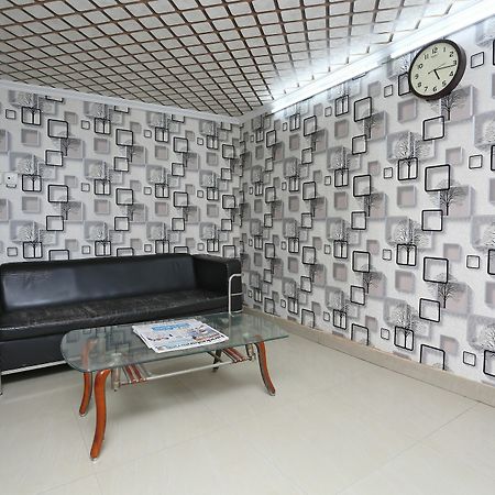 Hotel Aero Look New Delhi Exterior photo