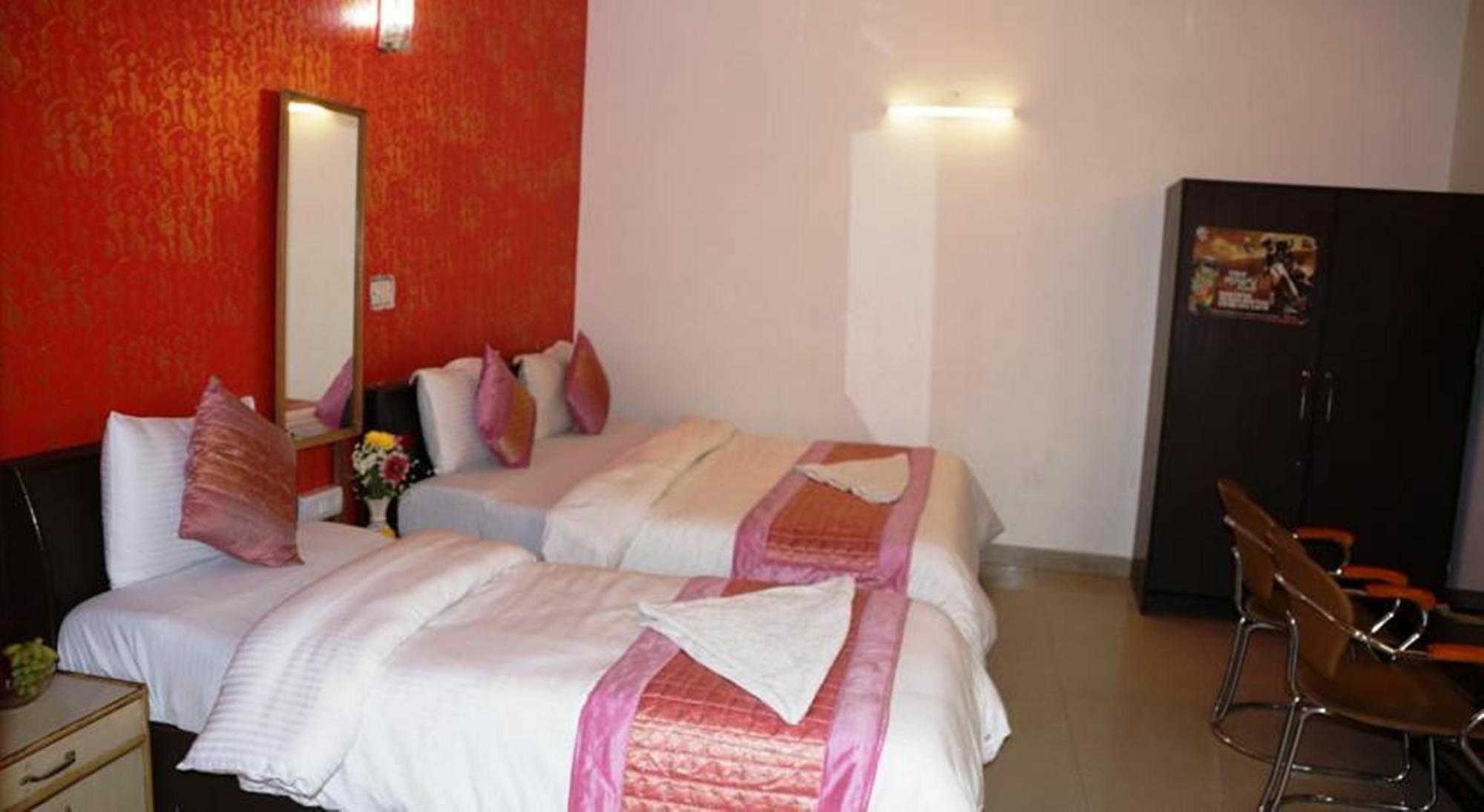 Hotel Aero Look New Delhi Exterior photo