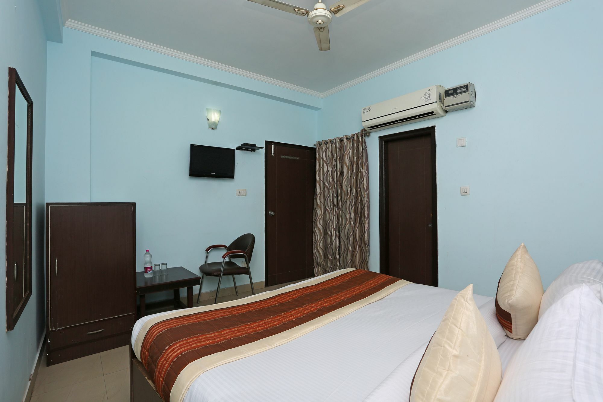 Hotel Aero Look New Delhi Exterior photo