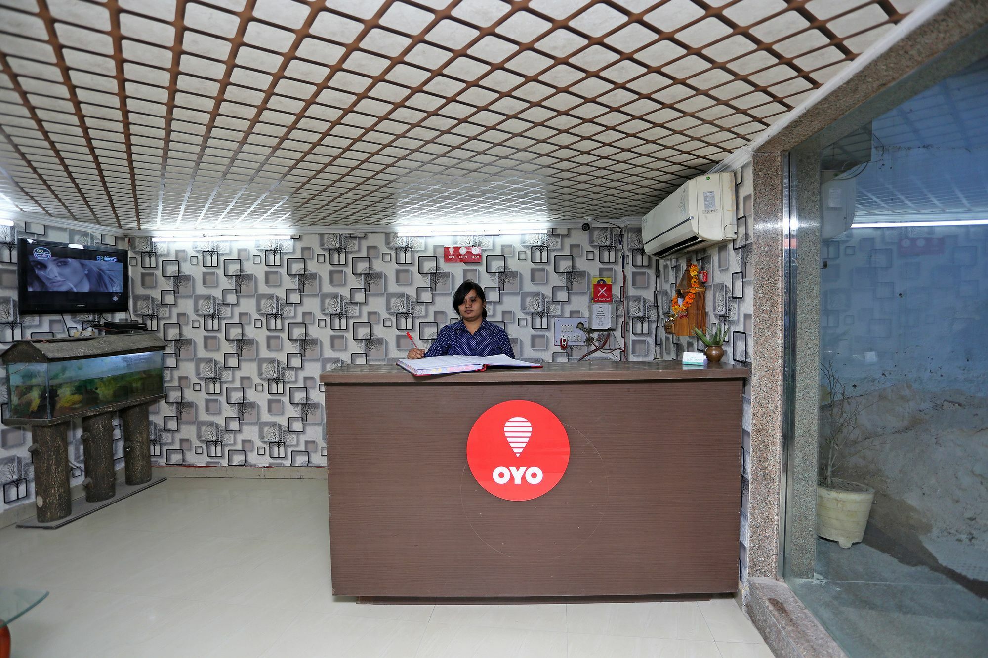 Hotel Aero Look New Delhi Exterior photo