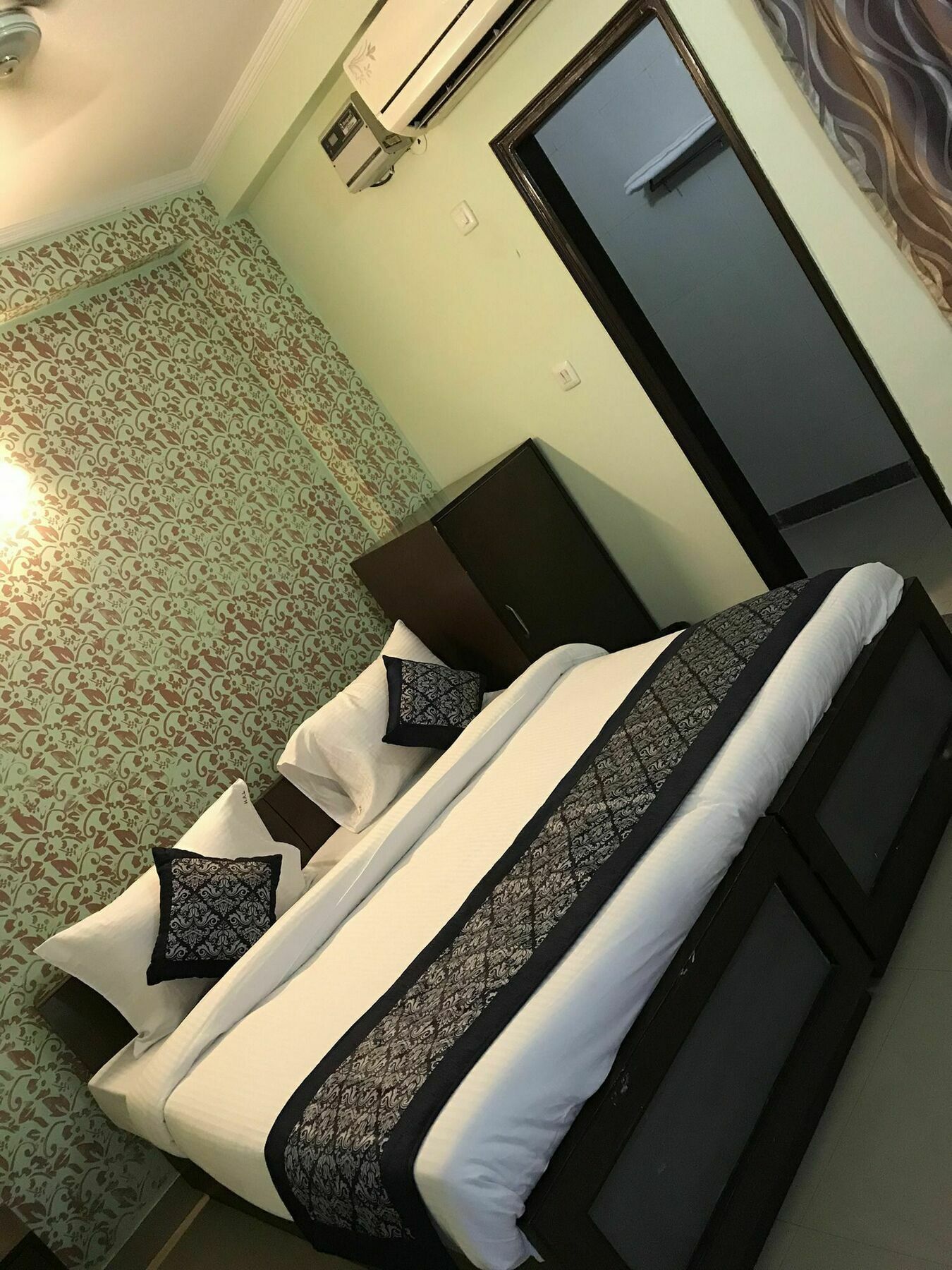 Hotel Aero Look New Delhi Exterior photo